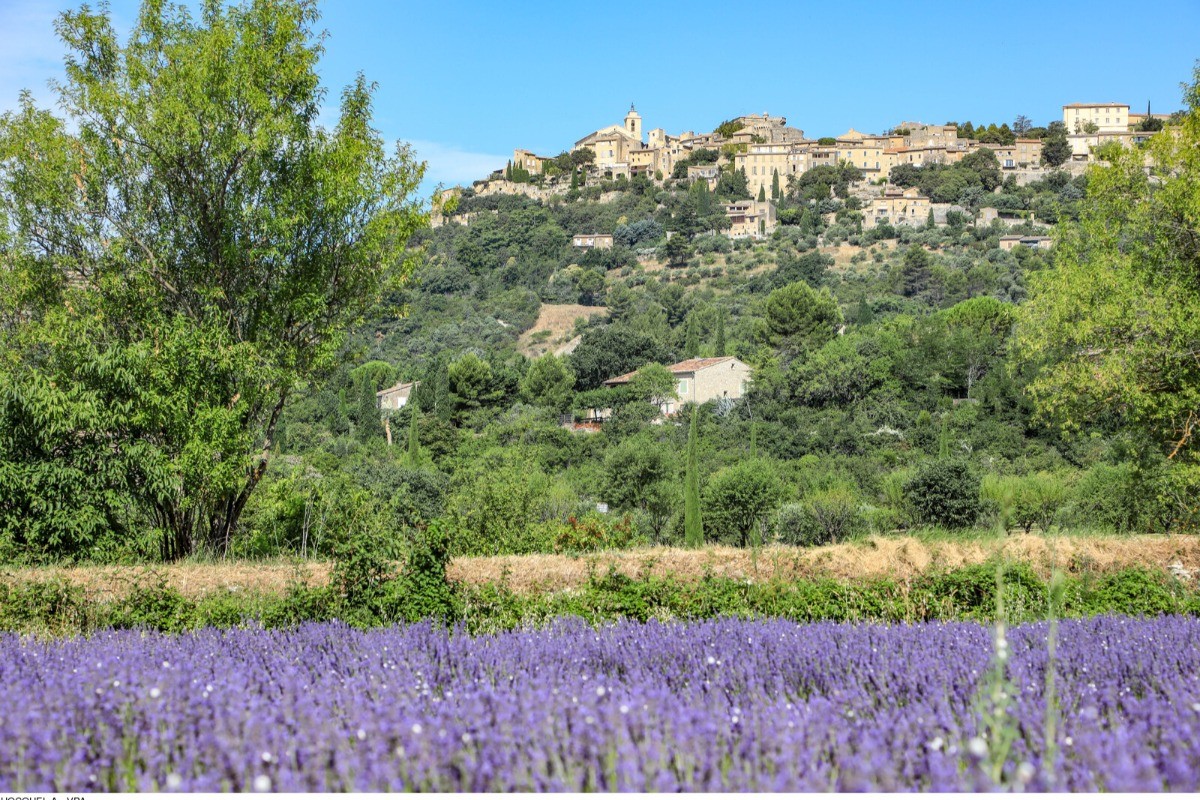 Gordes l'été