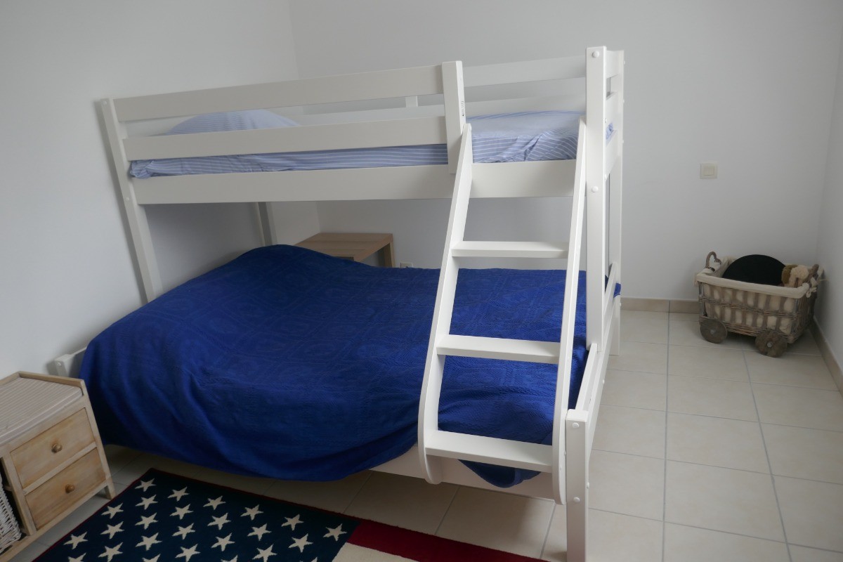 Chambre lit en 140 + lit en 90 superposé