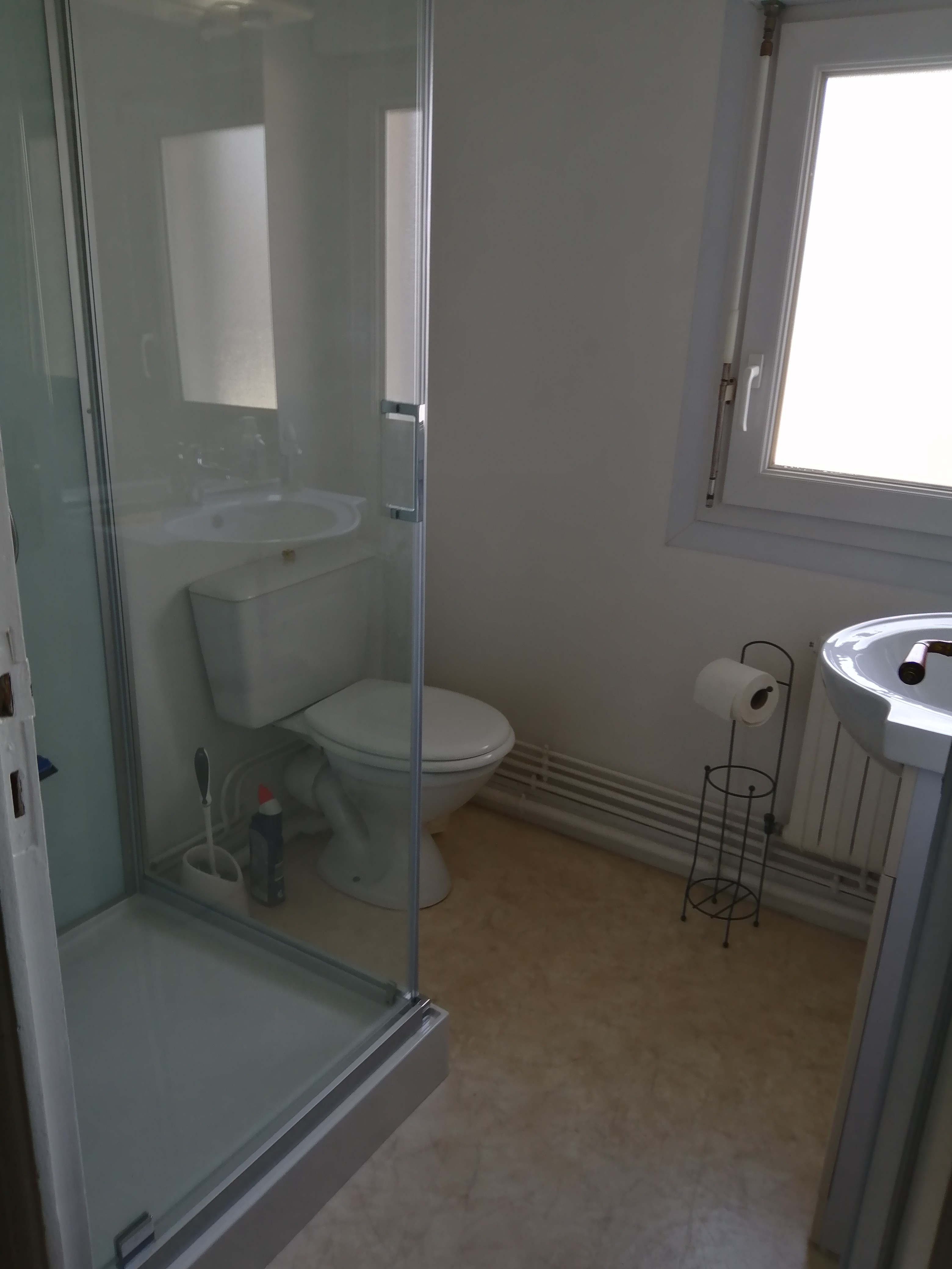 salle de douche à l'étage