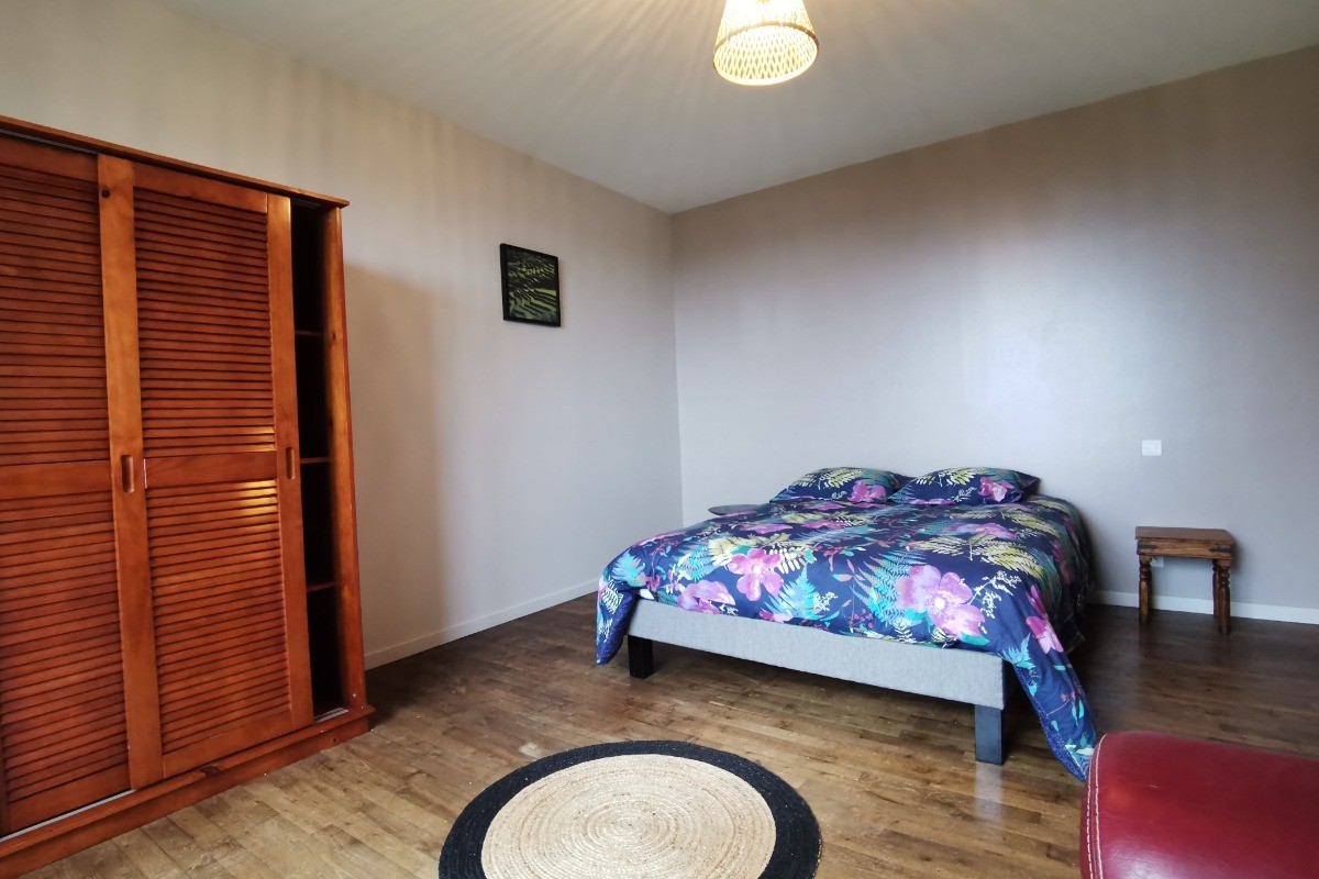 Etage 1: chambre 1 avec lit 140