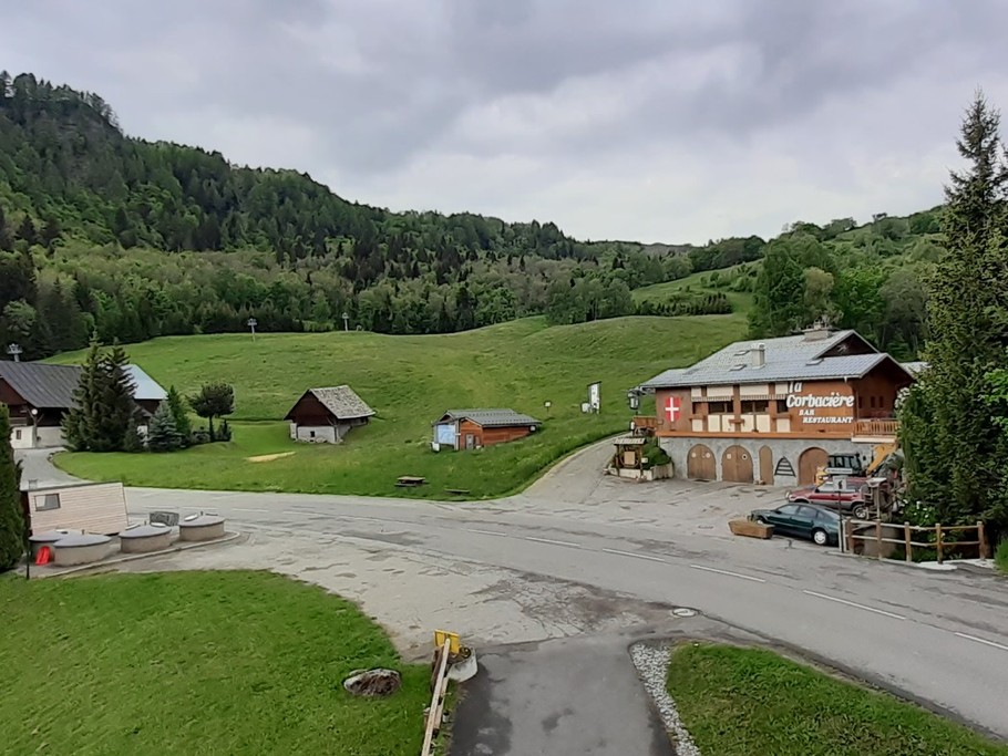 Vue Balcon montagne printemps les Bottières