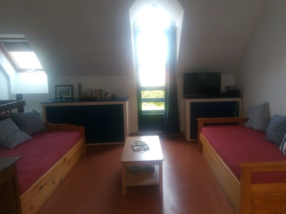 vue séjour depuis espace cuisine