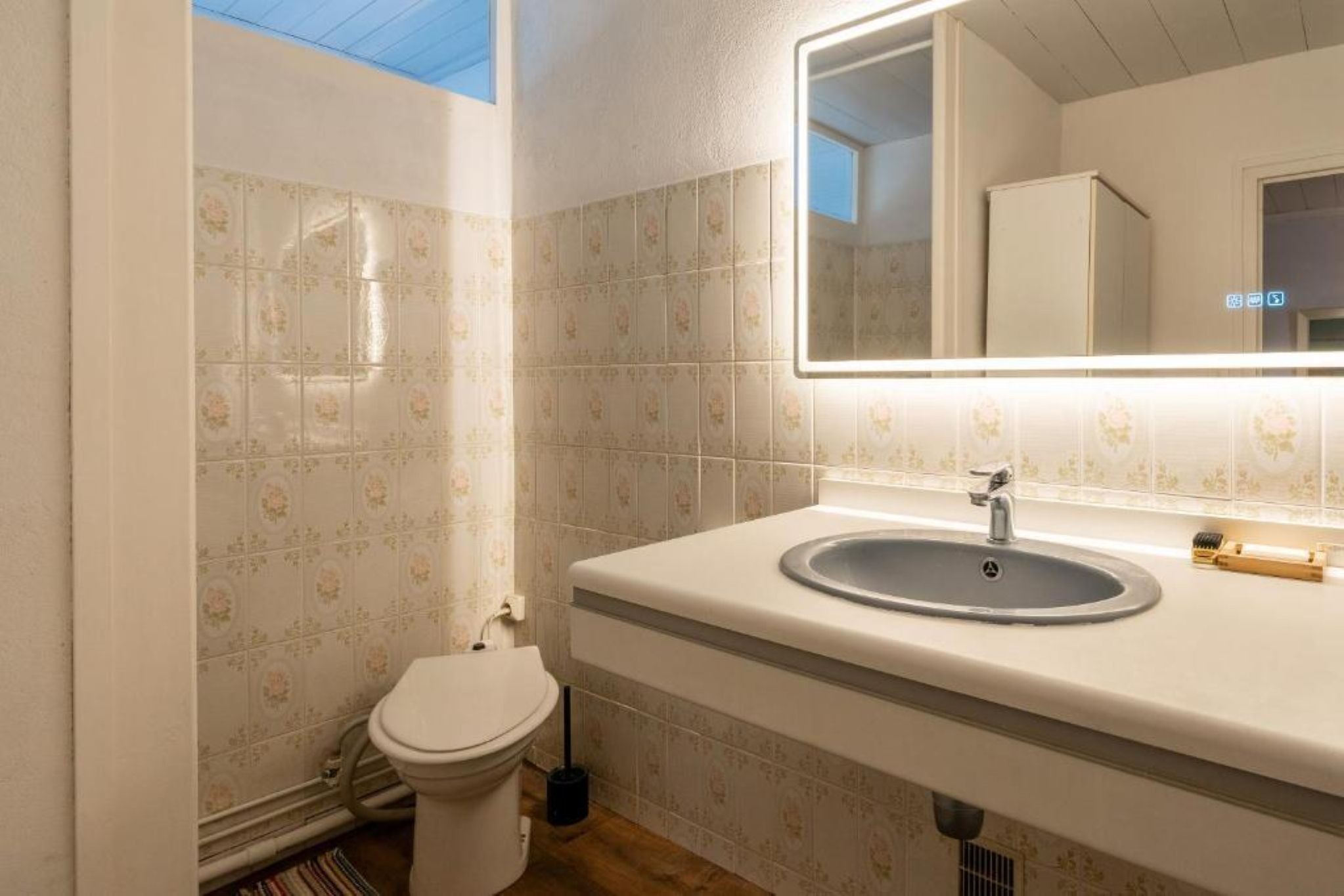 Salle d'eau privé avec toilettes