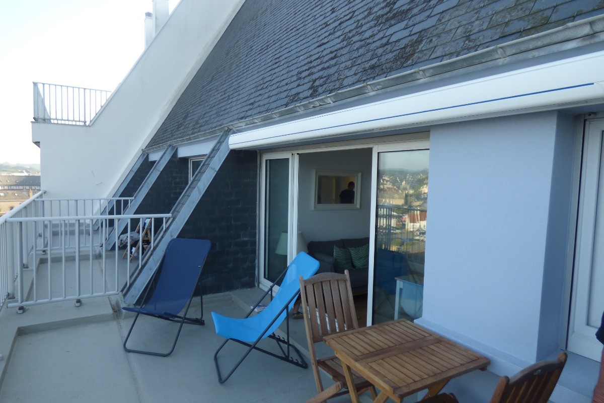 TERRASSE VUE PANORAMIQUE SUR LA MER COTE DE GRANIT ROSE, TREGASTEL, COTES d'ARMOR, BRETAGNE - terrasse