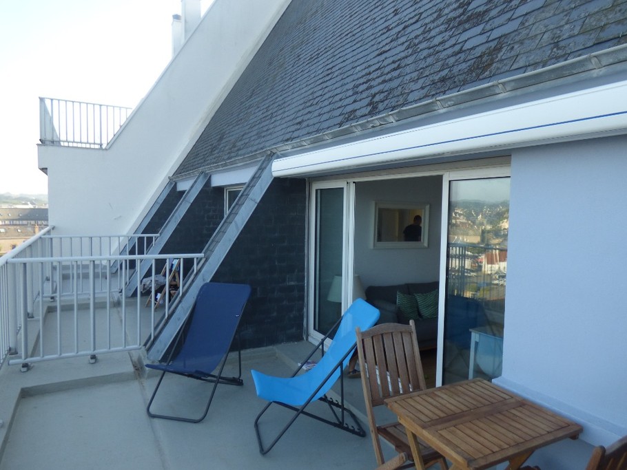 TERRASSE VUE PANORAMIQUE SUR LA MER COTE DE GRANIT ROSE, TREGASTEL, COTES d'ARMOR, BRETAGNE - terrasse