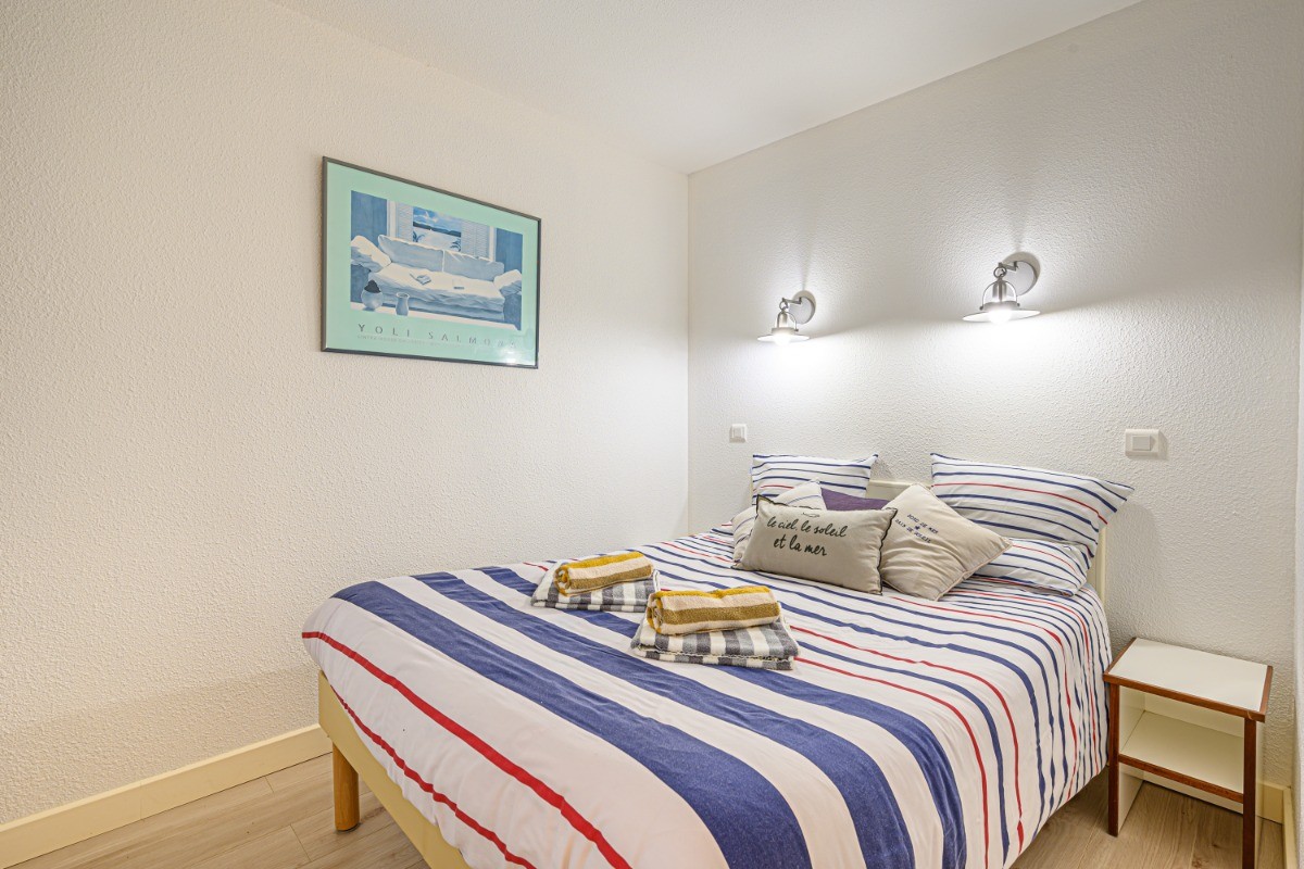 Chambre avec lit 140