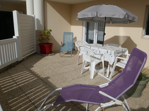 Terrasse face mer et parc paysager