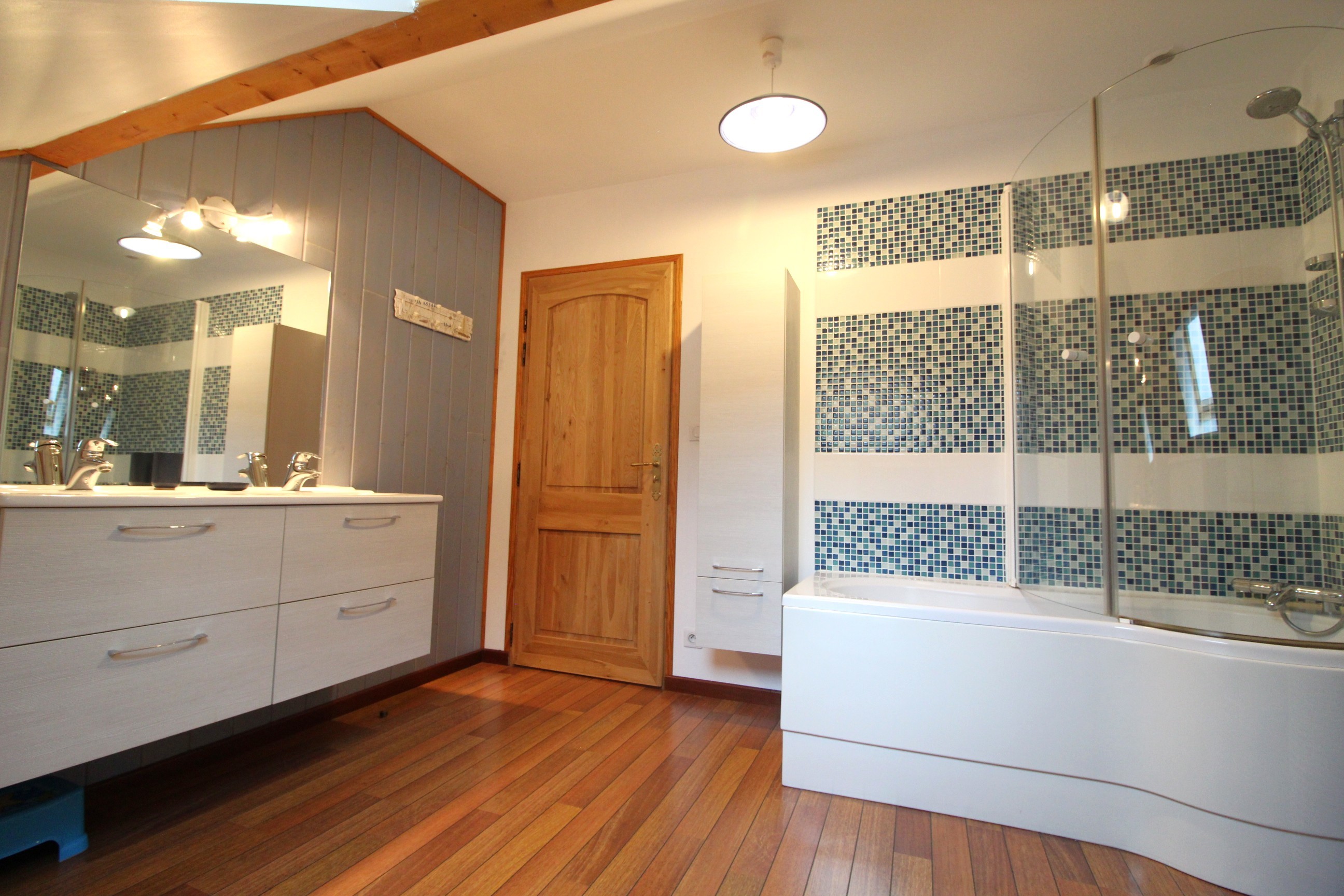Salle de bain à l'étage - Le Chalet Vert, 1er étage, à La Bresse
