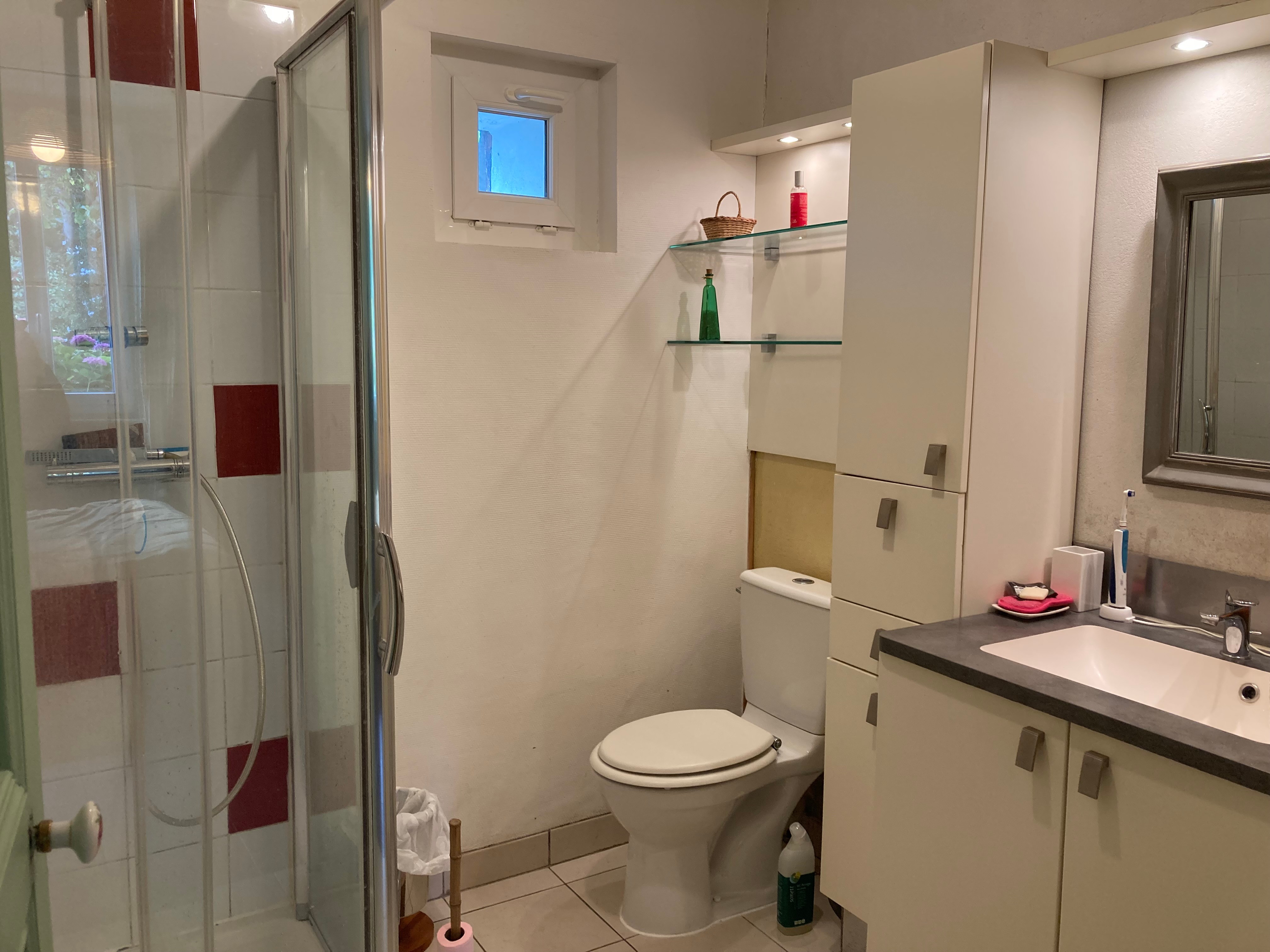 Salle d'eau et toilette