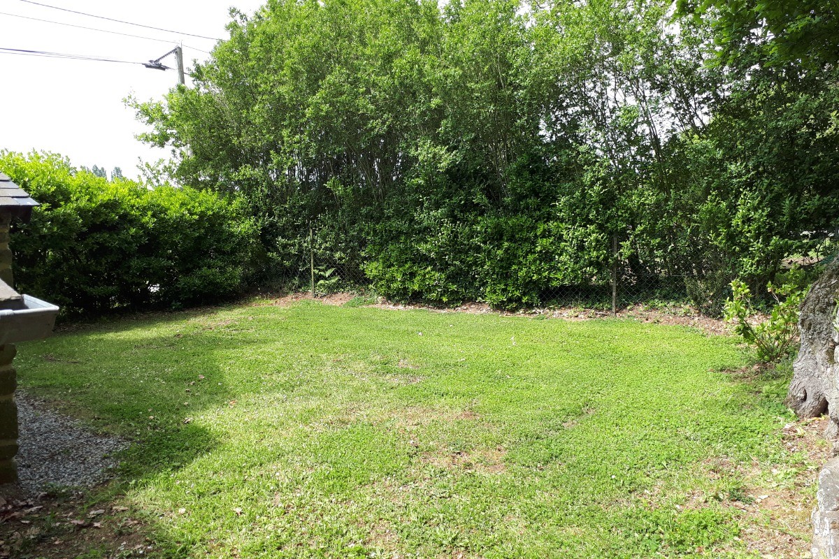 le jardin à l'arrière