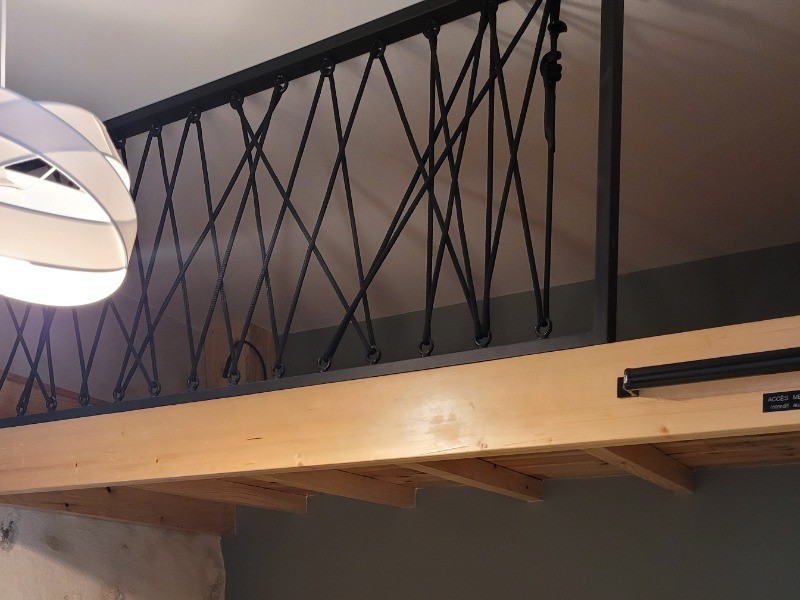 Chambre 1 : 2 Lits 90*200 (ou 1 lit 180*200) + Mezzanine (Hauteur 60) couchage 140*190