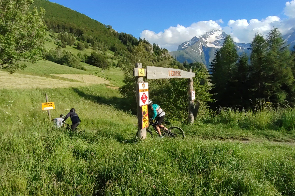 Sur la piste de VTT vers Venosc