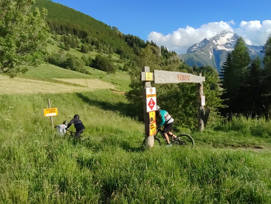 Sur la piste de VTT vers Venosc