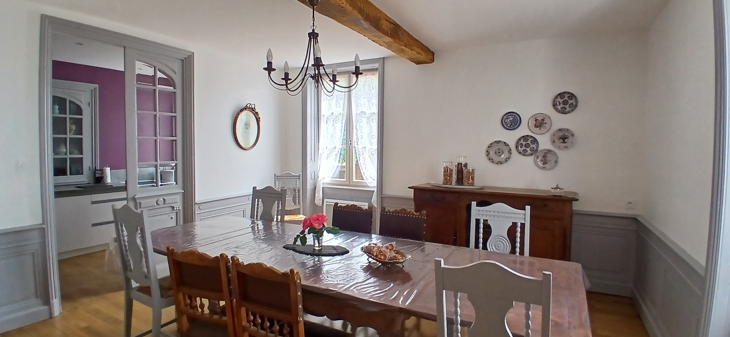 Gîte Esprit de Famille à Briennon : La salle à manger