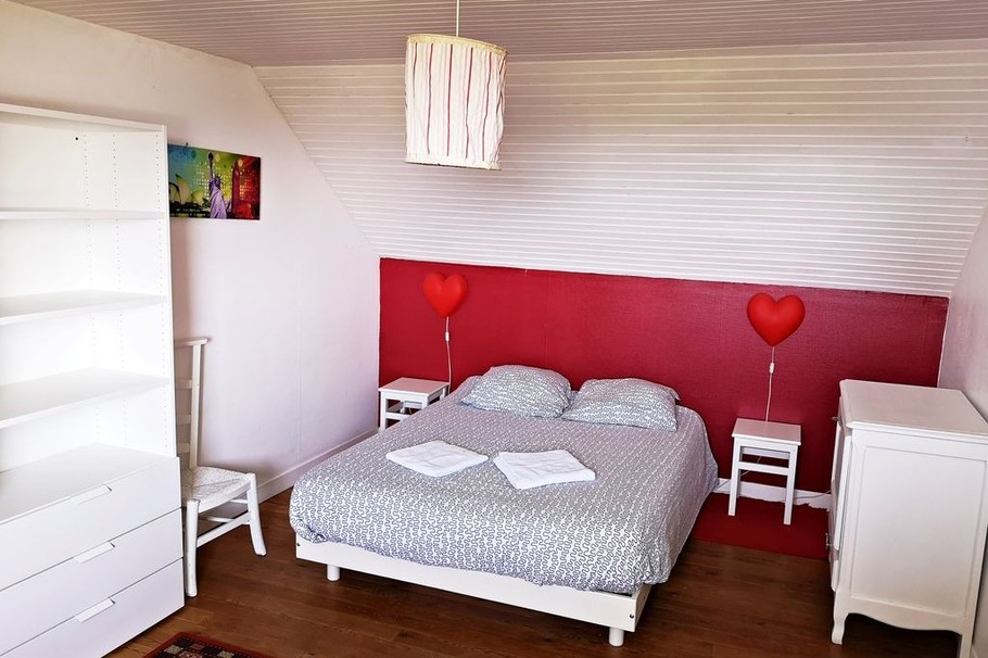 Etage: Chambre 2 avec lit 140