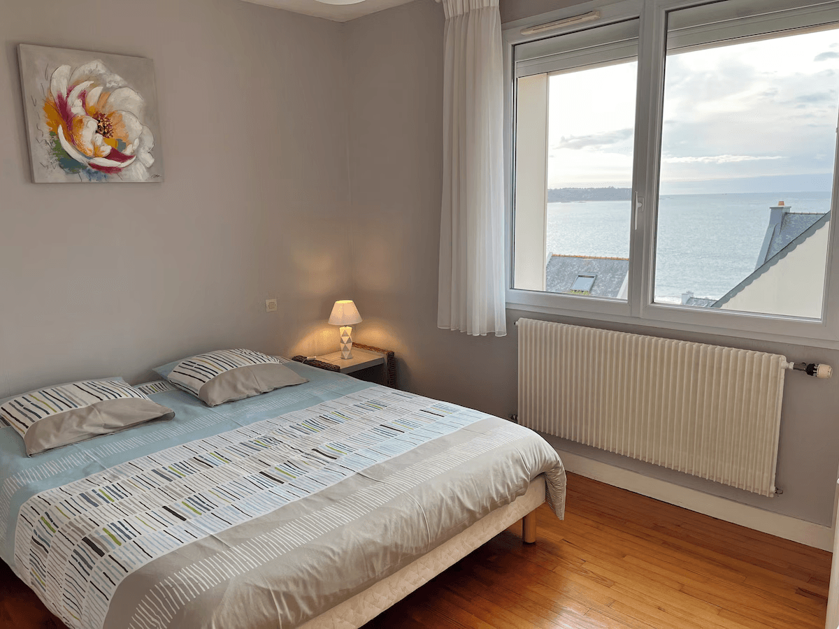 Etage 1: Chambre 3 avec Lit 160