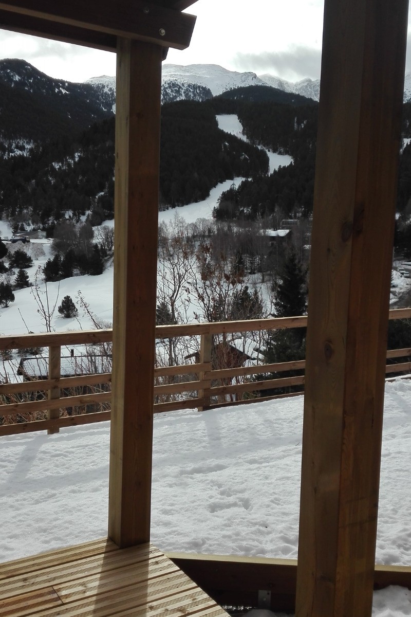 Vue de la terrasse et de l'appartement