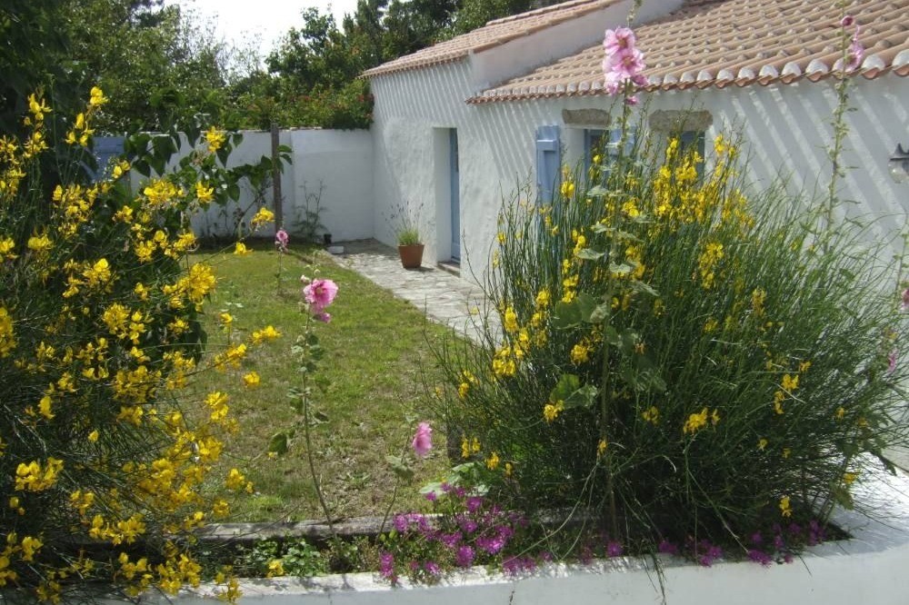 Jardin clos devant