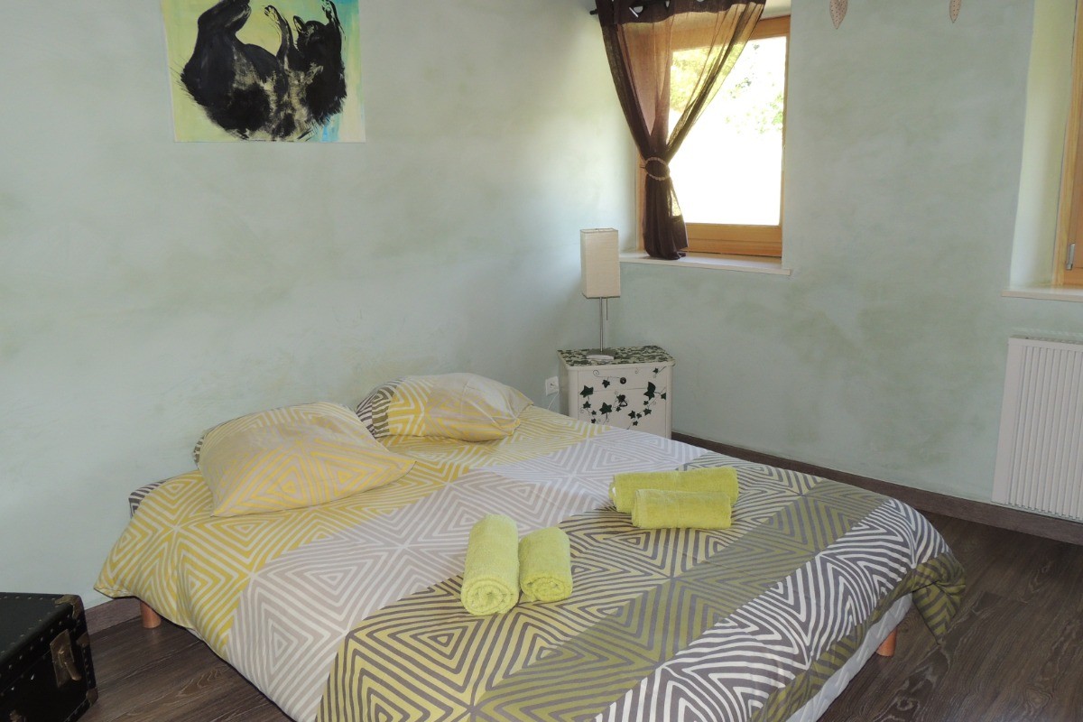 CHAMBRE VERTE - Gîte familial Scaravella, St Maurice sur Moselle, Rouge Gazon - Vosges, Ballon d'Alsace, Naure, Calme, Famille