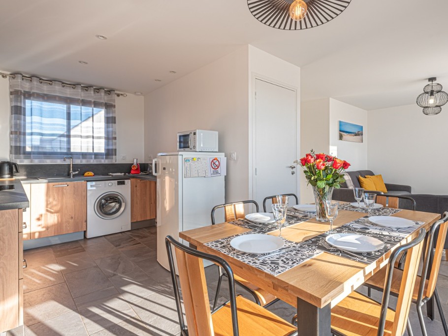 SALLE A MANGER ET CUISINE