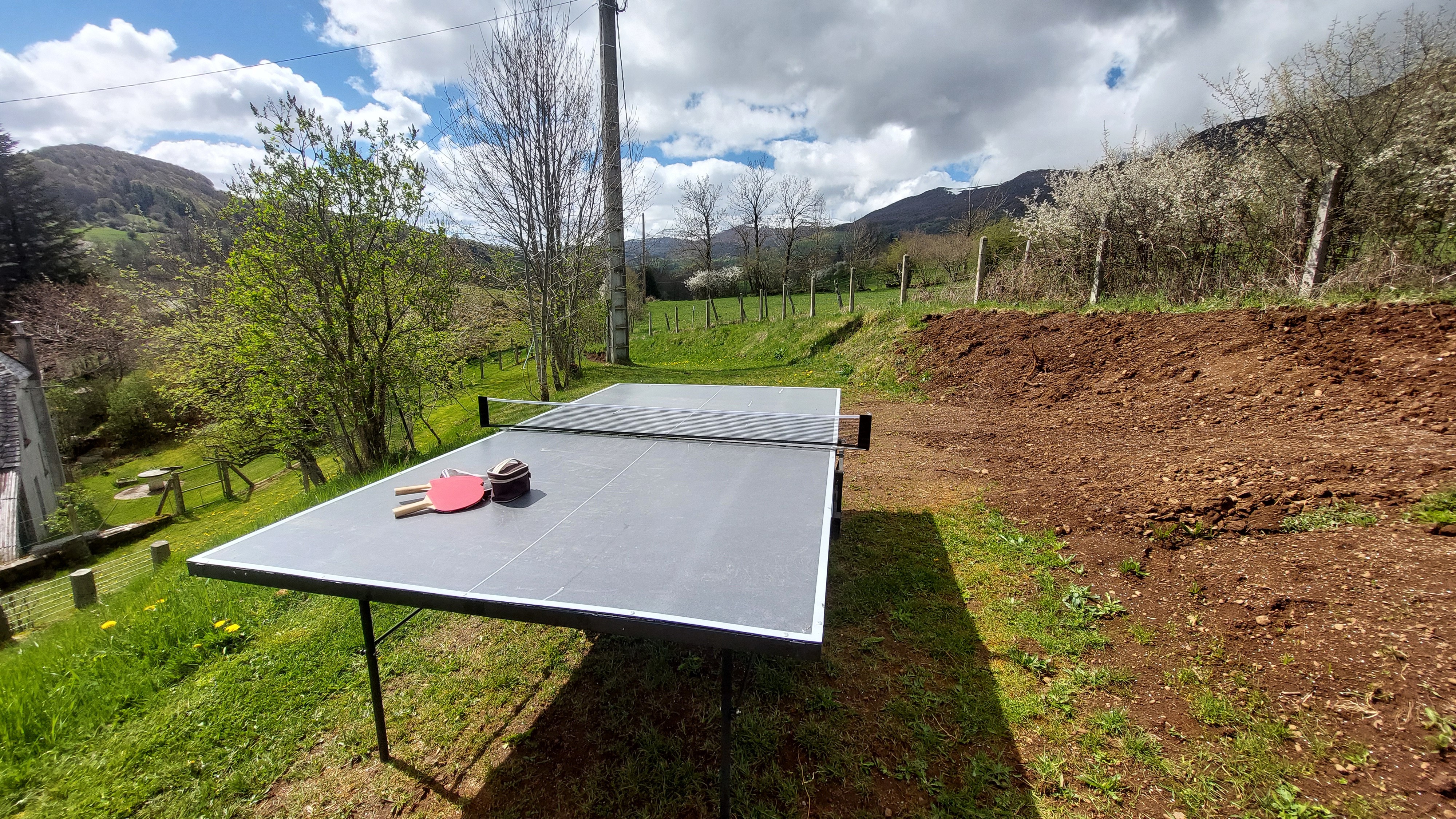 outdoor ping pong table nature view Cantal