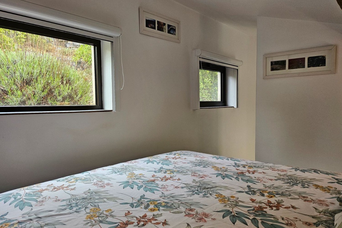 Chambre avec ouverture et ventilateur mobile, Gîte le Mazet, Domaine la Melette