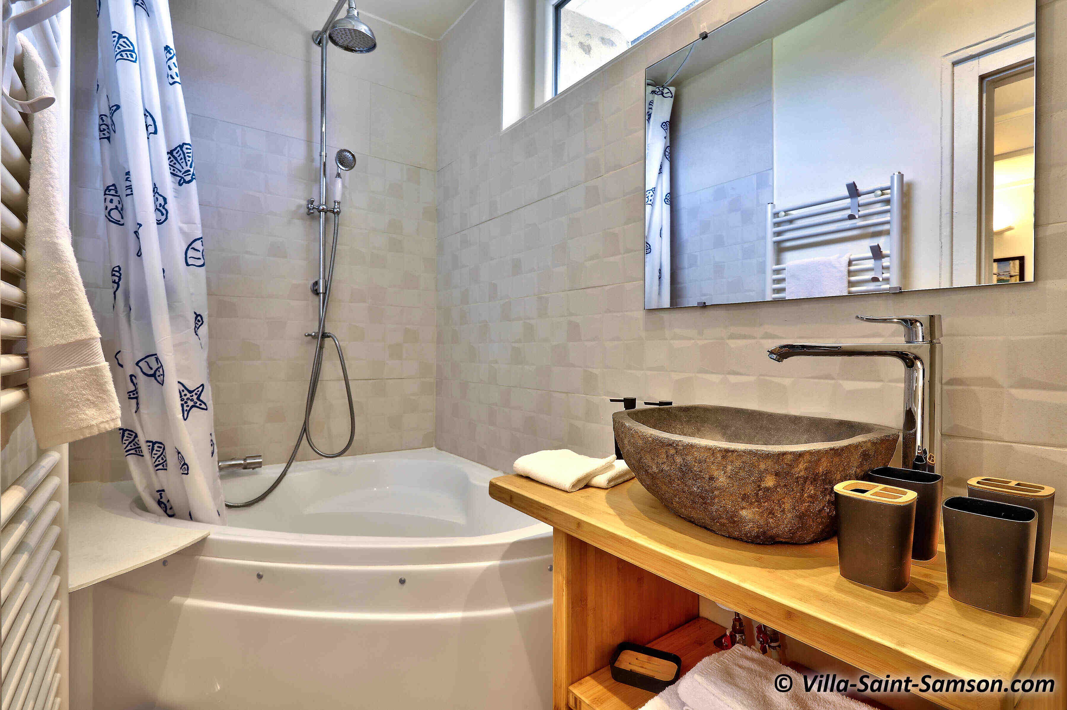 salle de bain ch 1 RDC