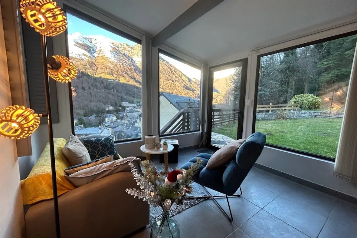 Breathtaking views from the living room, cocooning atmosphere guaranteed