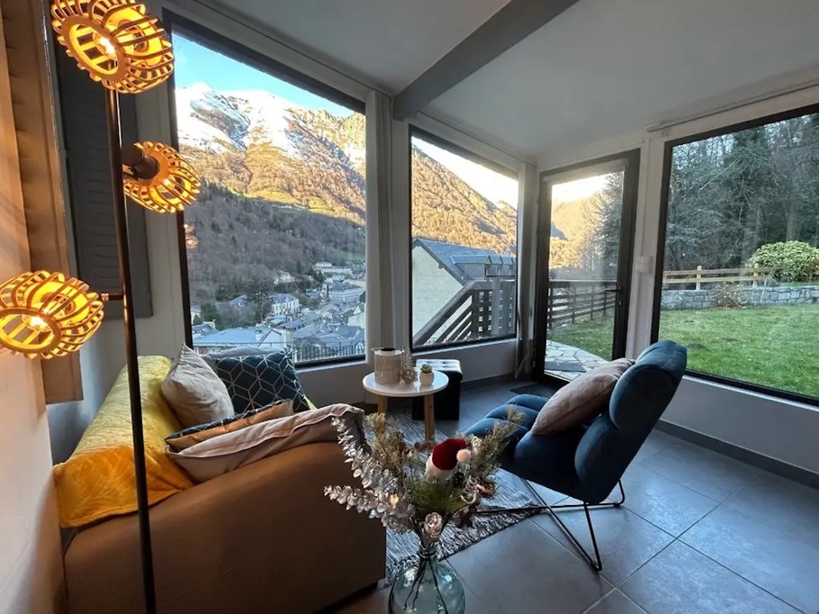 Breathtaking views from the living room, cocooning atmosphere guaranteed