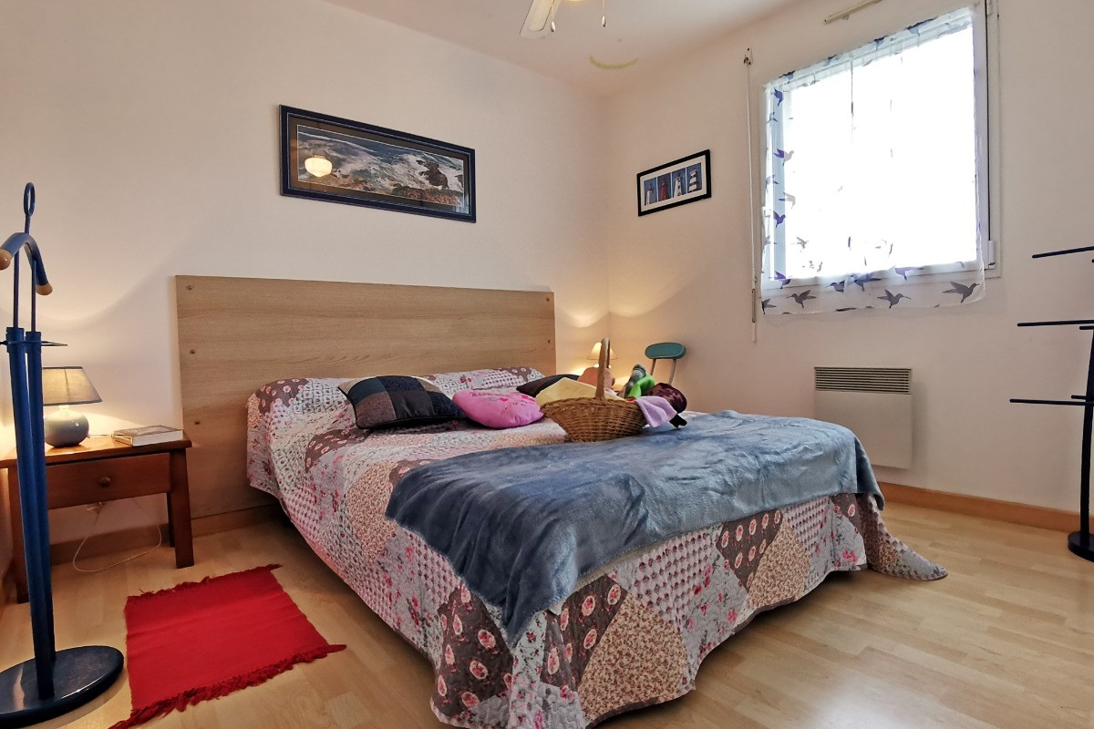 Etage: Chambre 2 avec Lit 140