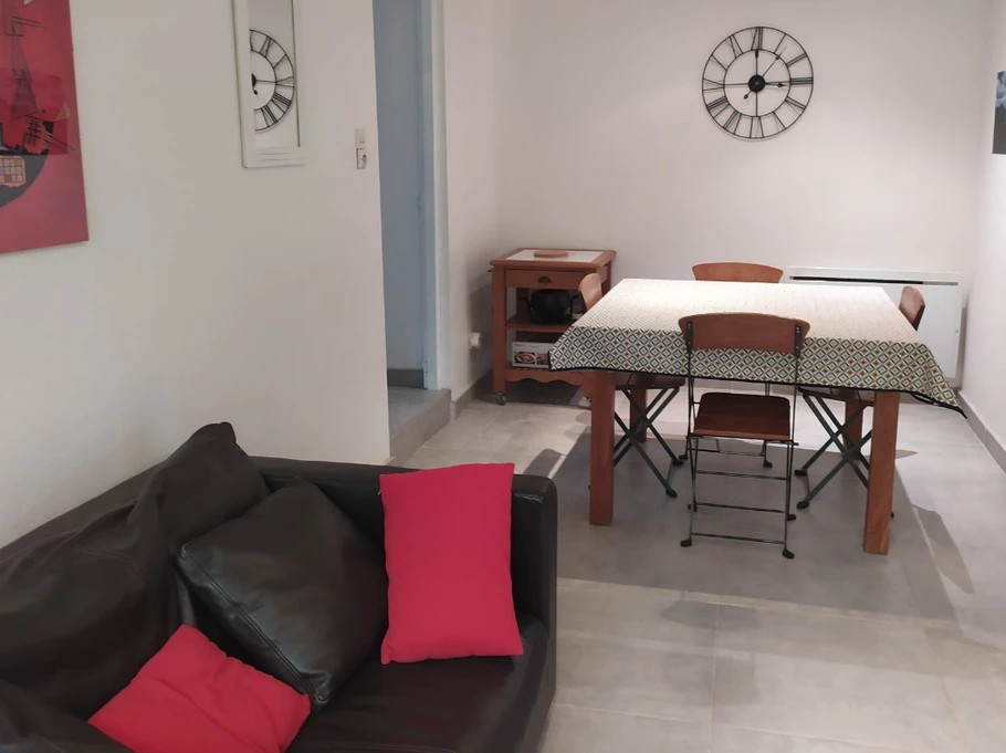 Salle à manger
Table 4 à 6 personnes - Gite du pré Bouquin