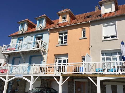 Façade (au centre) - Villa Gargamelle