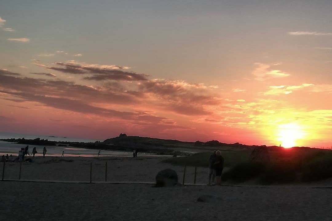 Le coucher de soleil sur la plage de Kerhilio