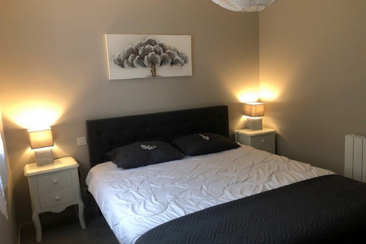 Chambre lit double matelas en 160