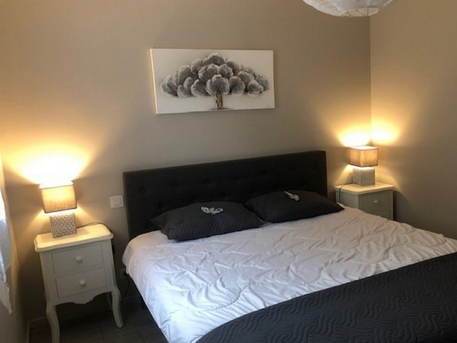 Chambre lit double matelas en 160