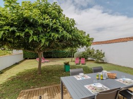 Gite "Rue de La Manne" avec jardin clos, proche de l'océan et des commerces à pieds, pour 5 personnes, Ste Marie de Ré, Ile de Ré