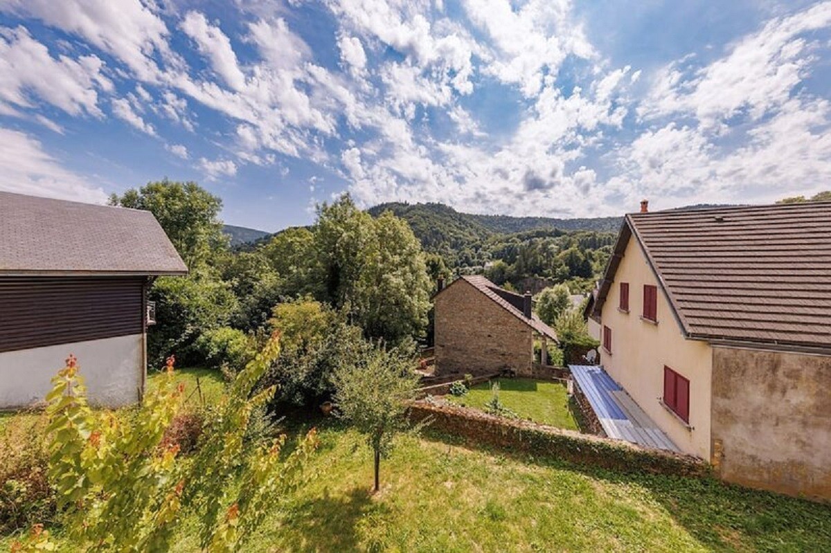 L'Arverne du Rocher, La Bourboule, Extérieur