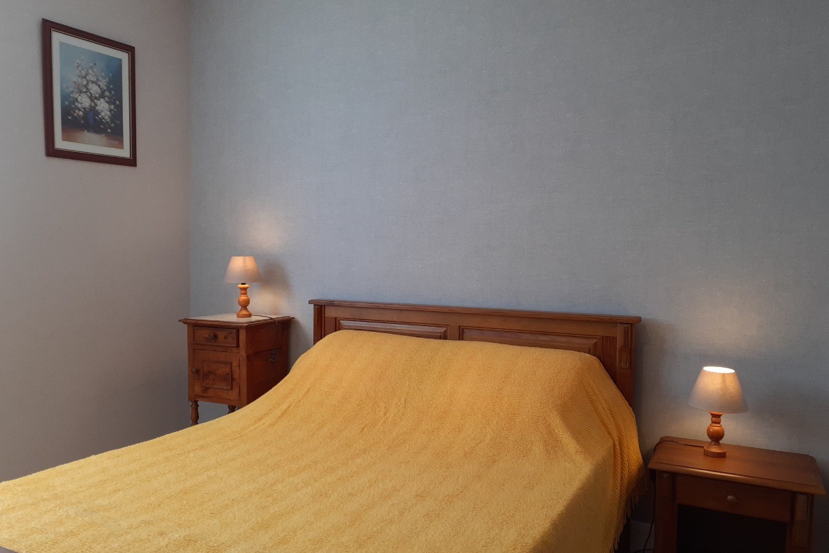 Chambre 1 - lit 140 cms