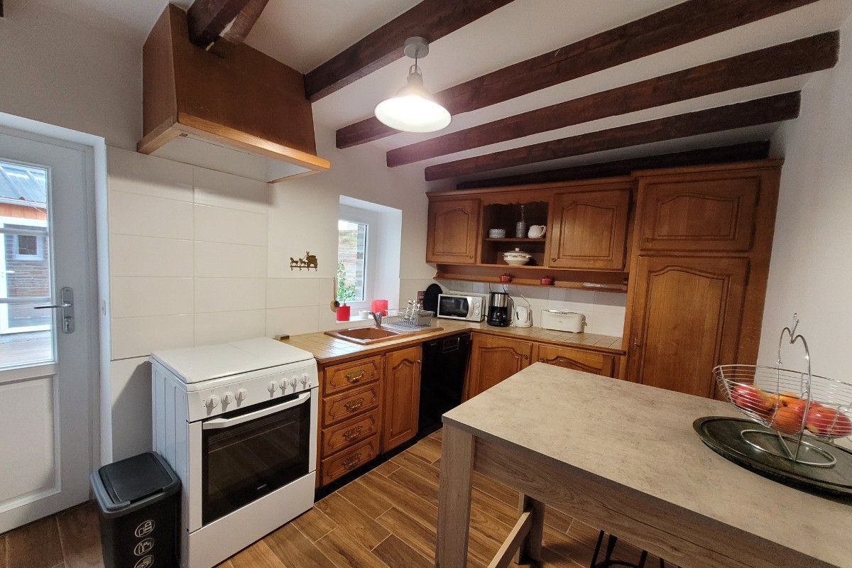 Cuisine - LE MILIN DU, DE 4 A 5 PERSONNES - AU COEUR VILLAGE DE GOUAREC ENTRE LE MORBIHAN ET LES CÔTES D'ARMOR - BRETAGNE -