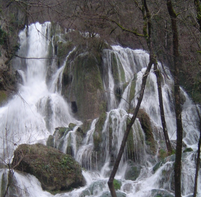 Cascade du Syratu ( un petit coin de paradis au village)