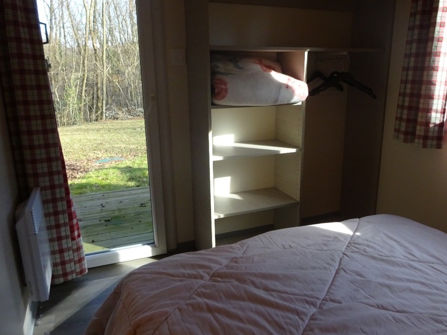 Loriot - chalet en Bresse dans résidence avec étangs et baignade