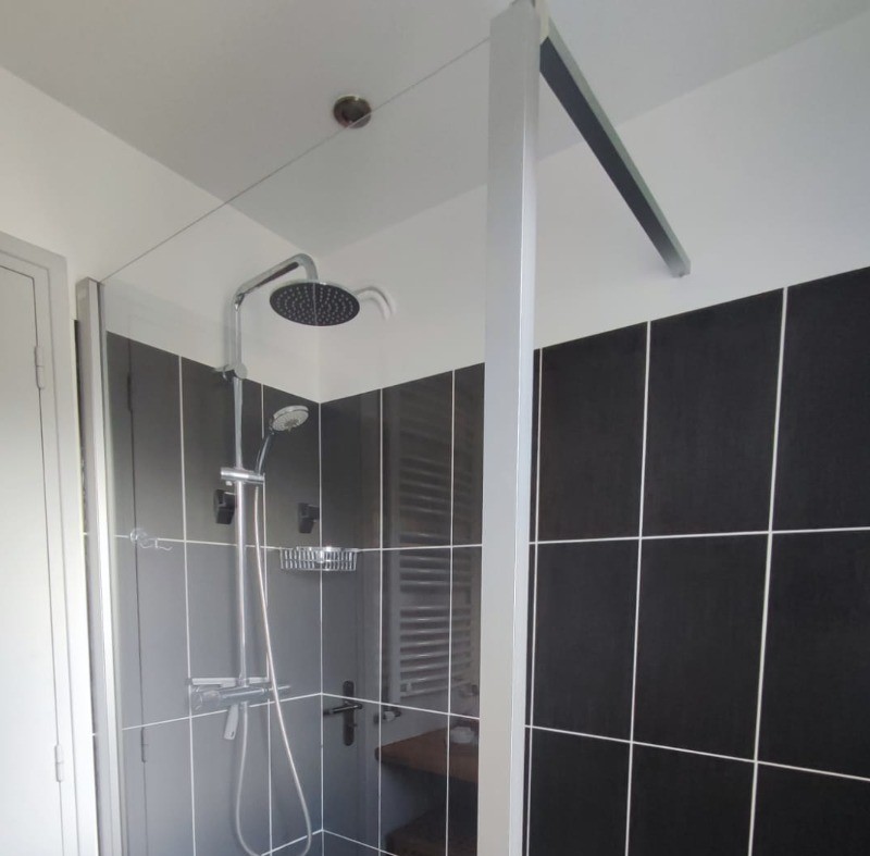 Salle de douche ( douche à l'italienne)