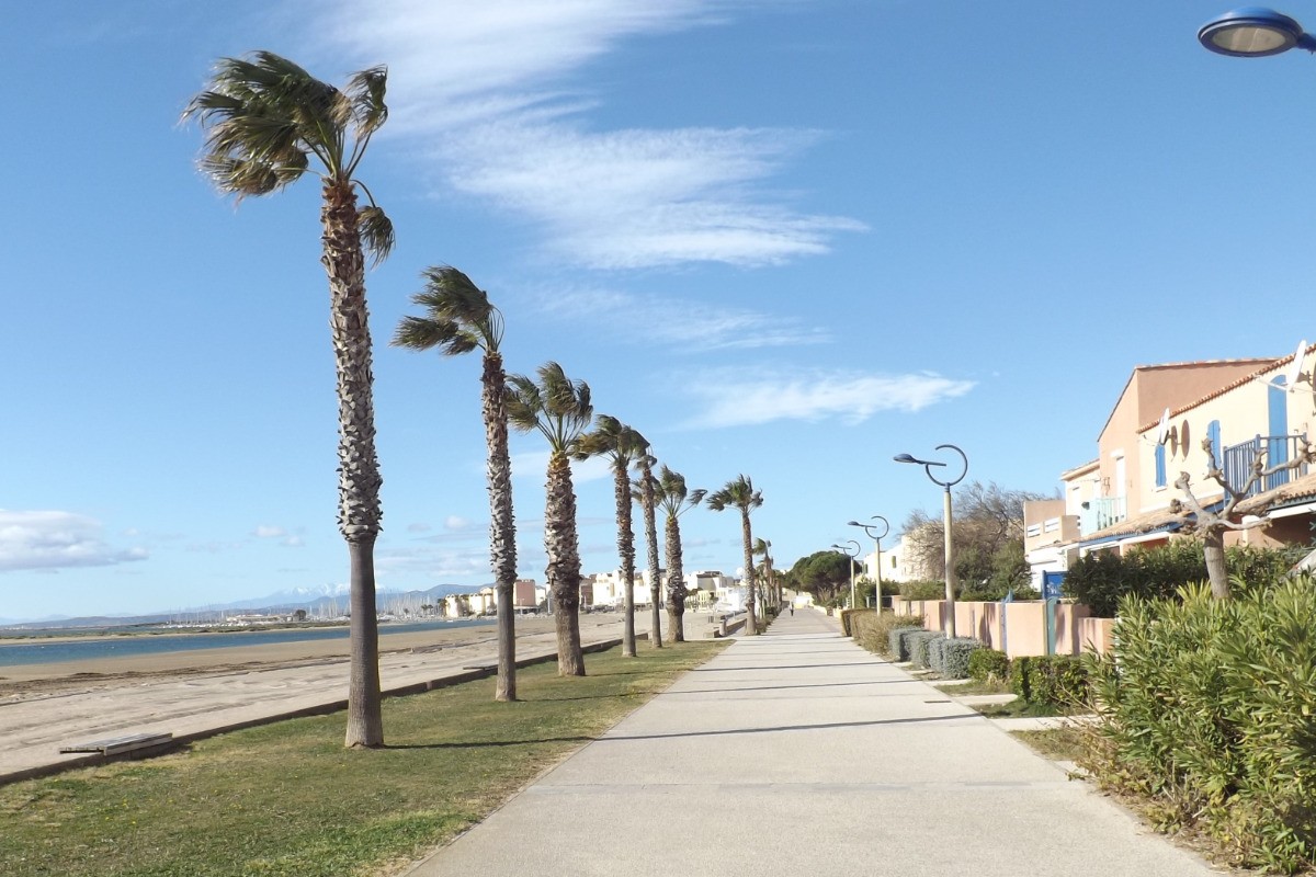 Promenade et plage du Grazel