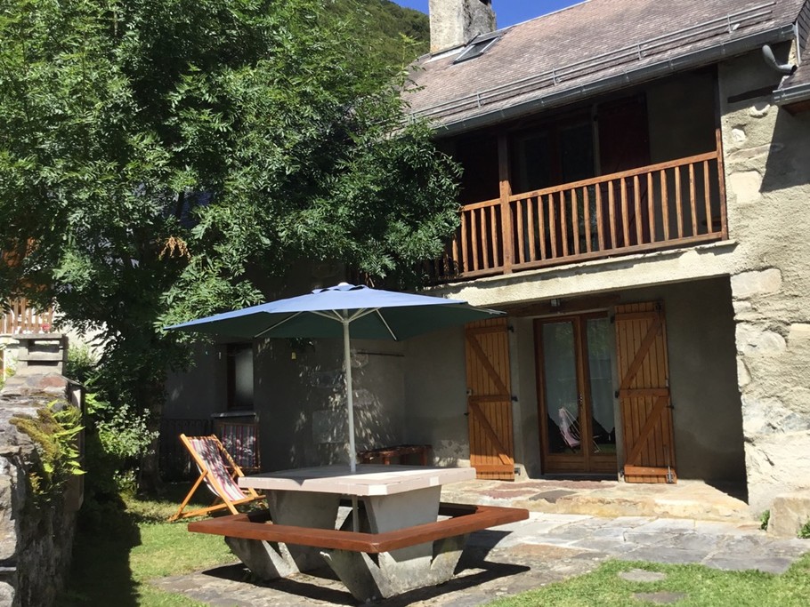 Coin repas extérieur