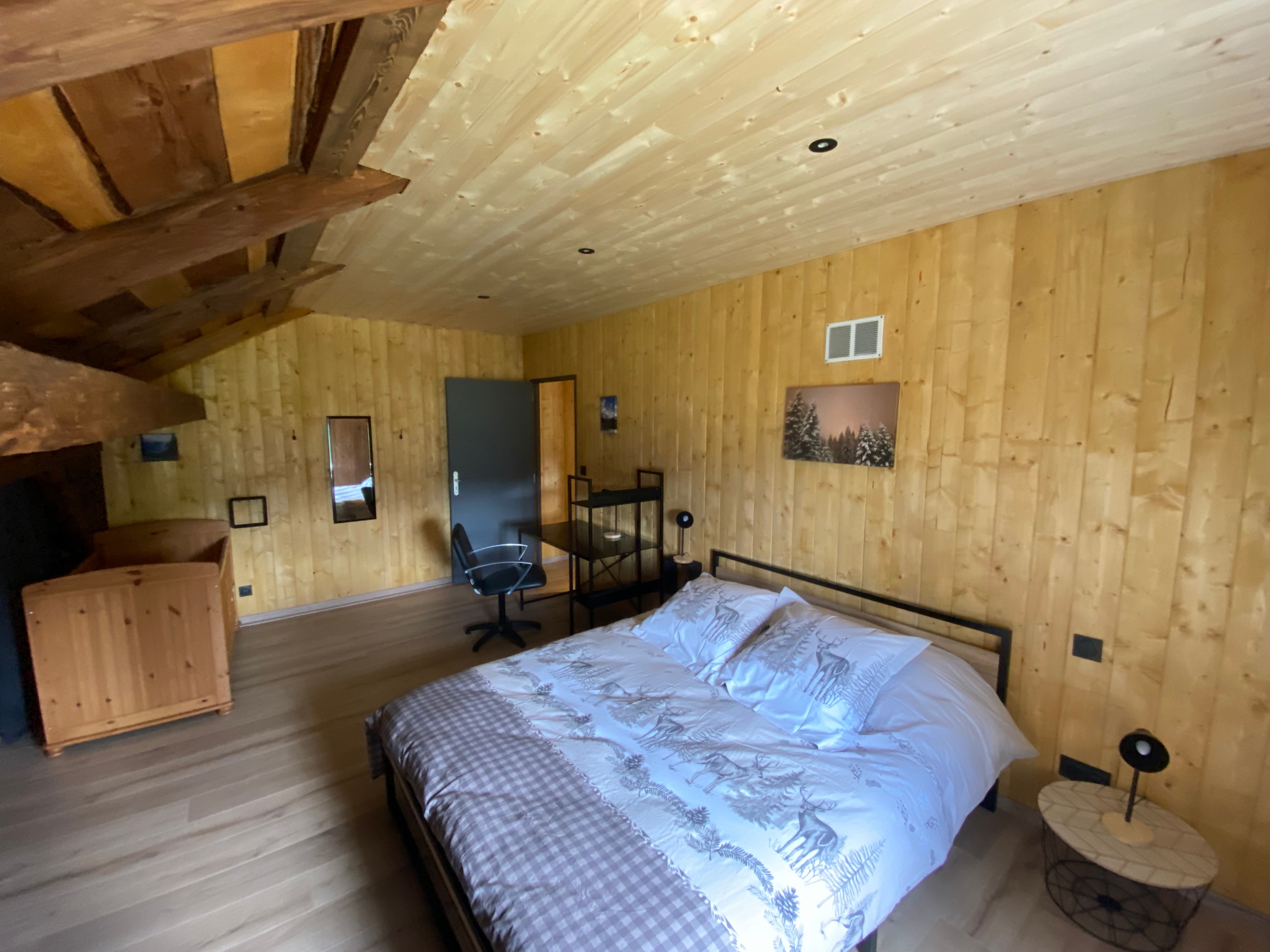 Gîte de groupe Fenil-Logis, ferme entièrement rénovée - Gîtes Digitale