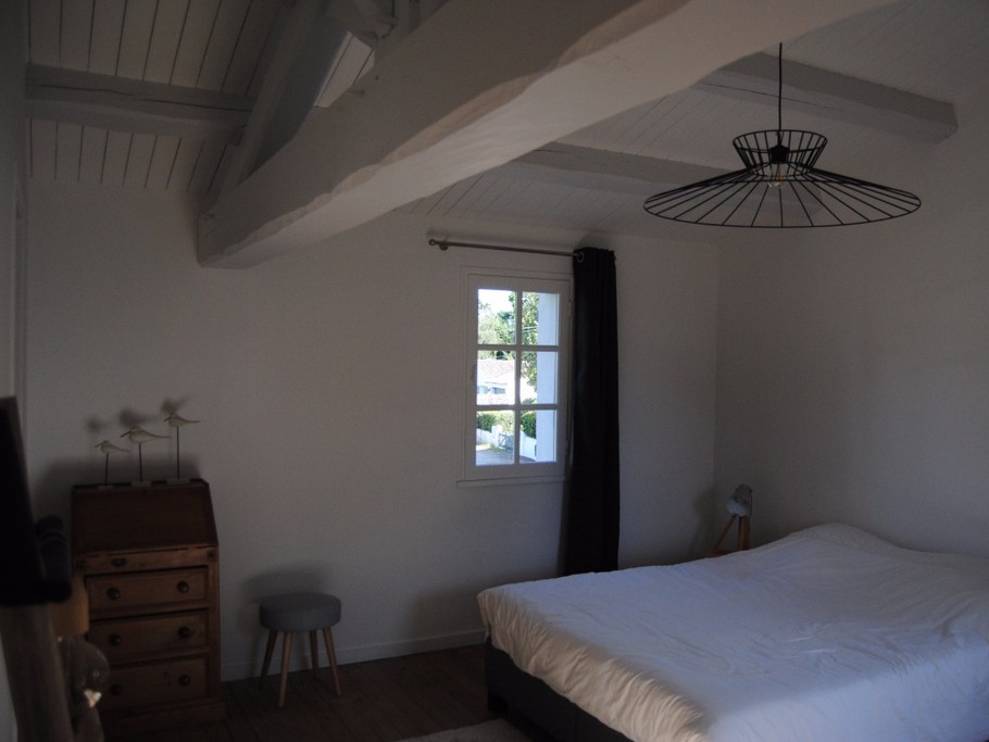 chambre 3  étage - avec salle d'eau attenante