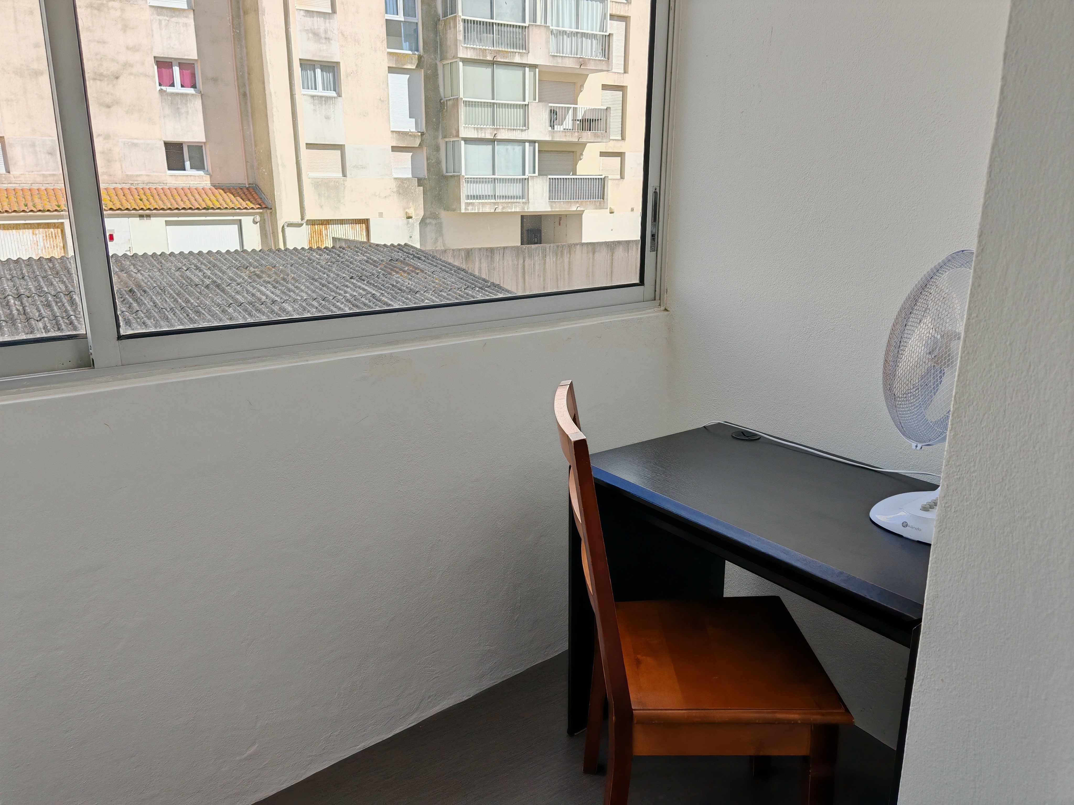 Office in the loggia accessible from bedroom 1