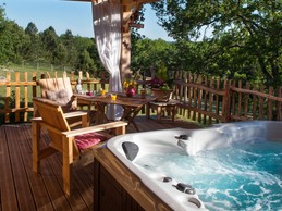 Spa Cabane l'Epicéa Le Lion d'Or Mauzac et Grand Castang 24150 Dordogne Clévacances