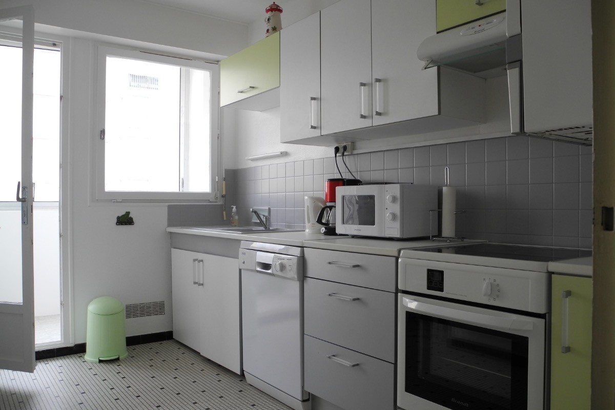 ... et à côté (pas visible sur la photo), lave-linge et sèche-linge