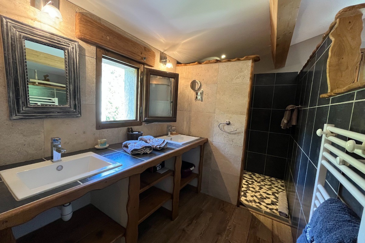 salle de bain chambre 4